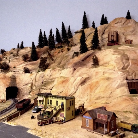 Mar: The Tavern, Rock Store and Small Mine on the Mountain. 