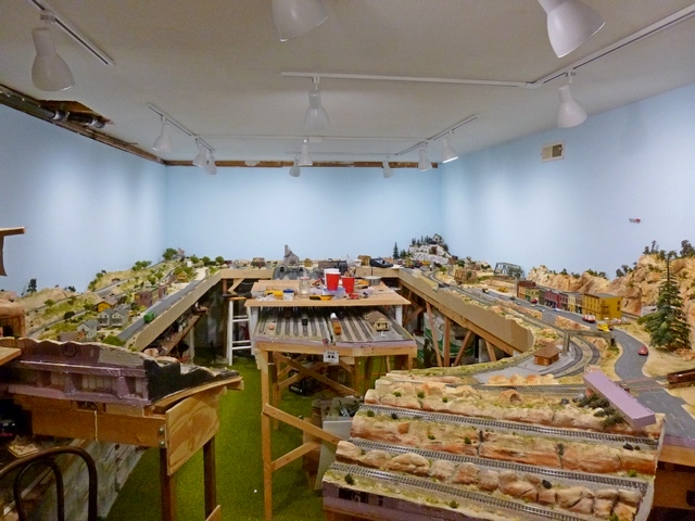 Jun: Installed all new Train Room lighting. A major worthwhile project.
