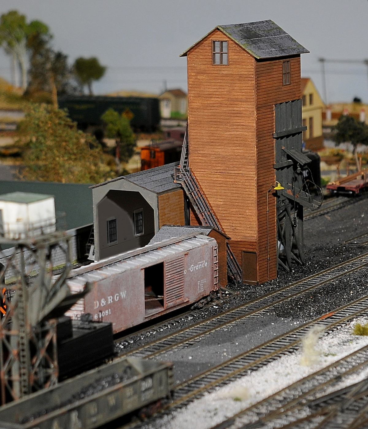 TThe Original large coal tower has been replaced with a smaller older style tower.